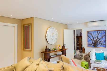 Apartamento à venda com 226m², 3 quartos e 4 vagasSala 1