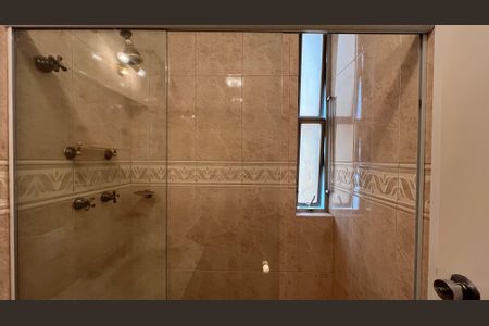 Apartamento à venda com 225m², 3 quartos e 2 vagas Apartamento à venda com 225m², 3 quartos e 2 vagasBanheiro 3