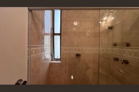 Apartamento à venda com 225m², 3 quartos e 2 vagas Apartamento à venda com 225m², 3 quartos e 2 vagasBanheiro 2