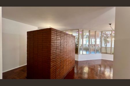 Apartamento à venda com 225m², 3 quartos e 2 vagas Apartamento à venda com 225m², 3 quartos e 2 vagasSala