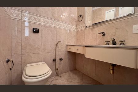 Apartamento à venda com 225m², 3 quartos e 2 vagas Apartamento à venda com 225m², 3 quartos e 2 vagasBanheiro 3