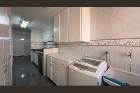 Apartamento à venda com 225m², 3 quartos e 2 vagas Apartamento à venda com 225m², 3 quartos e 2 vagasÁrea de Serviço/Cozinha