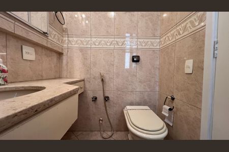 Apartamento à venda com 225m², 3 quartos e 2 vagas Apartamento à venda com 225m², 3 quartos e 2 vagasBanheiro 2