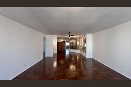 Apartamento à venda com 225m², 3 quartos e 2 vagas Apartamento à venda com 225m², 3 quartos e 2 vagasQuarto 1