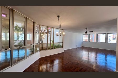 Apartamento à venda com 225m², 3 quartos e 2 vagas Apartamento à venda com 225m², 3 quartos e 2 vagasSala