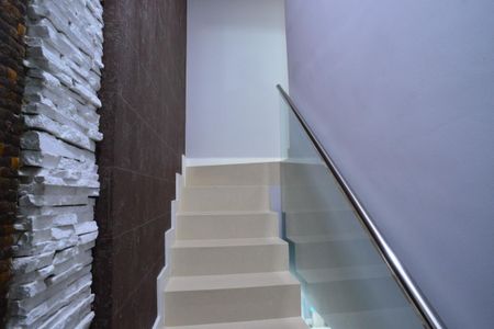 Apartamento à venda com 270m², 3 quartos e 2 vagas Apartamento à venda com 270m², 3 quartos e 2 vagasEscada de Acesso