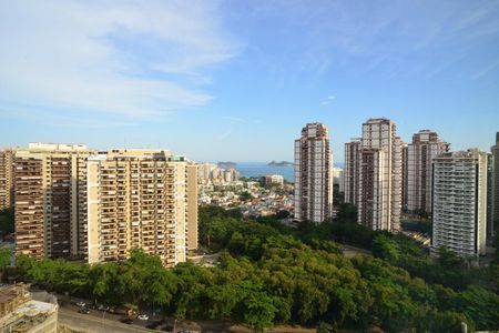 Apartamento à venda com 270m², 3 quartos e 2 vagas Apartamento à venda com 270m², 3 quartos e 2 vagasVista da Varanda
