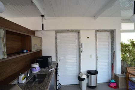 Apartamento à venda com 270m², 3 quartos e 2 vagas Apartamento à venda com 270m², 3 quartos e 2 vagasTerraço