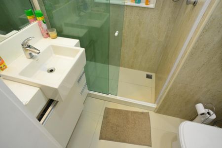 Apartamento à venda com 270m², 3 quartos e 2 vagas Apartamento à venda com 270m², 3 quartos e 2 vagasBanheiro Suíte