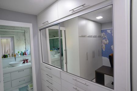 Apartamento à venda com 270m², 3 quartos e 2 vagas Apartamento à venda com 270m², 3 quartos e 2 vagasEscritório/Closet