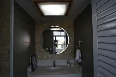 Apartamento à venda com 270m², 3 quartos e 2 vagas Apartamento à venda com 270m², 3 quartos e 2 vagasBanheiro de Apoio