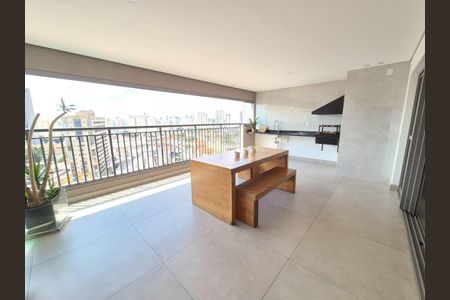 Apartamento à venda com 160m², 3 quartos e 2 vagasVaranda