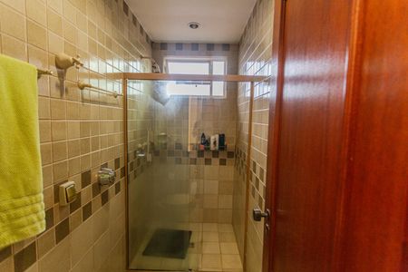 Casa à venda com 337m², 4 quartos e 4 vagas Casa à venda com 337m², 4 quartos e 4 vagasBanheiro Social no 2° Pavimento