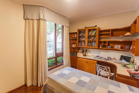 Casa à venda com 337m², 4 quartos e 4 vagas Casa à venda com 337m², 4 quartos e 4 vagasQuarto 3 no 2° Pavimento