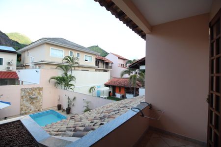 Casa de condomínio à venda com 390m², 4 quartos e 2 vagasQuarto 3 - Varanda