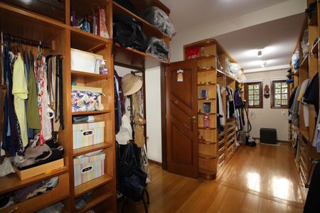 Casa de condomínio à venda com 390m², 4 quartos e 2 vagasQuarto 4 - Closet