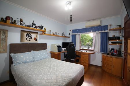 Casa de condomínio à venda com 390m², 4 quartos e 2 vagasQuarto 2 - Suíte