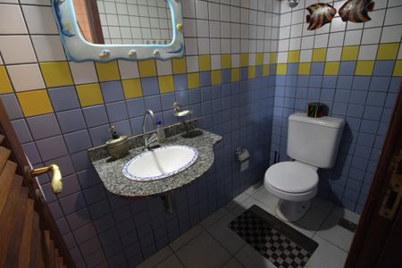 Casa de condomínio à venda com 390m², 4 quartos e 2 vagasBanheiro 2