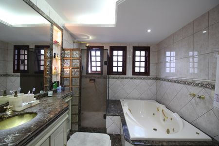 Casa de condomínio à venda com 390m², 4 quartos e 2 vagasQuarto 4 - Banheiro