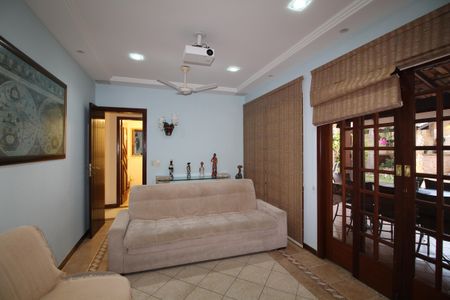 Casa de condomínio à venda com 390m², 4 quartos e 2 vagasQuarto 1