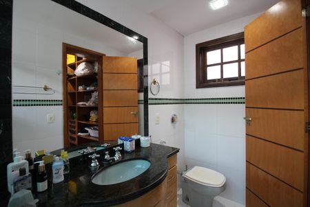 Casa de condomínio à venda com 390m², 4 quartos e 2 vagasQuarto 3 - Banheiro