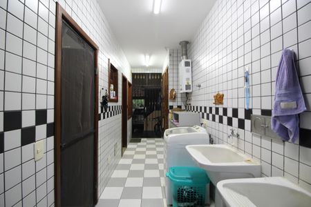 Casa de condomínio à venda com 390m², 4 quartos e 2 vagasÁrea de Serviço