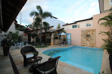 Casa de condomínio à venda com 390m², 4 quartos e 2 vagasÁrea Externa