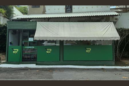 Casa de condomínio à venda com 390m², 4 quartos e 2 vagasConveniência