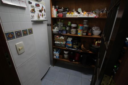 Casa de condomínio à venda com 390m², 4 quartos e 2 vagasCozinha - Despensa