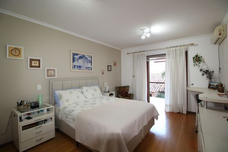 Casa de condomínio à venda com 390m², 4 quartos e 2 vagasQuarto 4 - Suíte