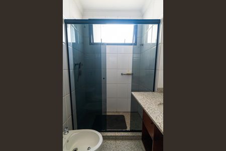 Apartamento à venda com 180m², 3 quartos e 4 vagasBanheiro da Suíte 1 Detalhe