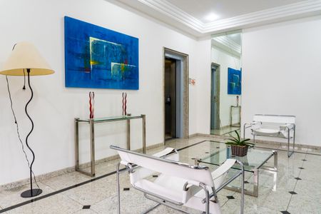 Apartamento à venda com 180m², 3 quartos e 4 vagasHall social