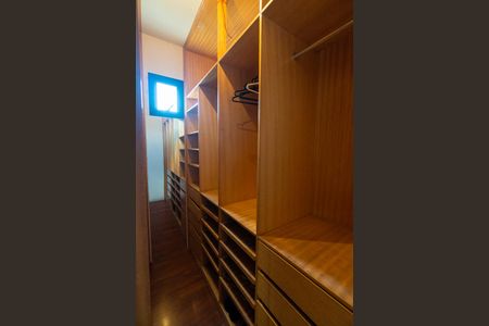 Apartamento à venda com 180m², 3 quartos e 4 vagasCloset da Suite 1