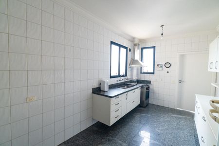 Apartamento à venda com 180m², 3 quartos e 4 vagasCozinha