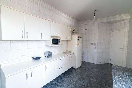 Apartamento à venda com 180m², 3 quartos e 4 vagasCozinha