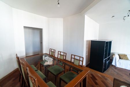 Apartamento à venda com 180m², 3 quartos e 4 vagasSala