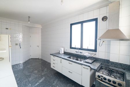 Apartamento à venda com 180m², 3 quartos e 4 vagasCozinha