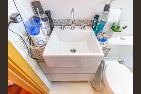 Apartamento à venda com 75m², 2 quartos e 3 vagasBanheiro da Suíte