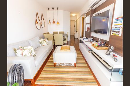 Apartamento à venda com 75m², 2 quartos e 3 vagasSala