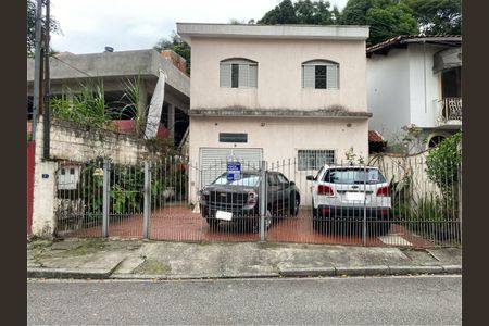 Casa para alugar com 185m², 2 quartos e 3 vagas Casa para alugar com 185m², 2 quartos e 3 vagasFachada