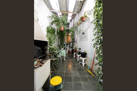 Casa para alugar com 185m², 2 quartos e 3 vagasQuintal