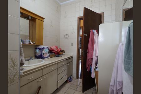 Casa à venda com 177m², 3 quartos e 4 vagasBanheiro