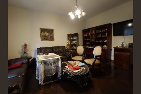 Casa à venda com 177m², 3 quartos e 4 vagasSala