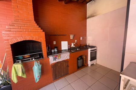 Casa para alugar com 300m², 4 quartos e 3 vagasQuintal