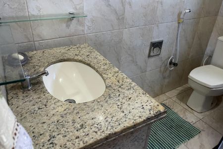 Casa para alugar com 300m², 4 quartos e 3 vagasBanheiro