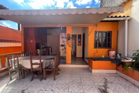 Casa para alugar com 300m², 4 quartos e 3 vagasQuintal