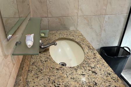 Casa para alugar com 300m², 4 quartos e 3 vagasBanheiro