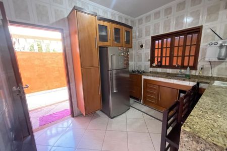 Casa para alugar com 300m², 4 quartos e 3 vagasCozinha