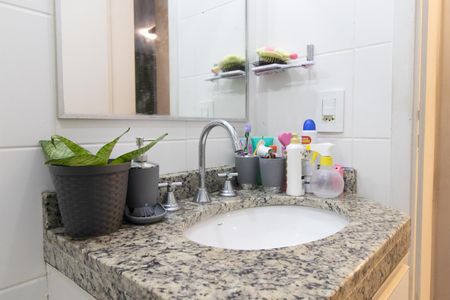 Apartamento à venda com 72m², 3 quartos e 1 vaga Apartamento à venda com 72m², 3 quartos e 1 vagaBanheiro Social