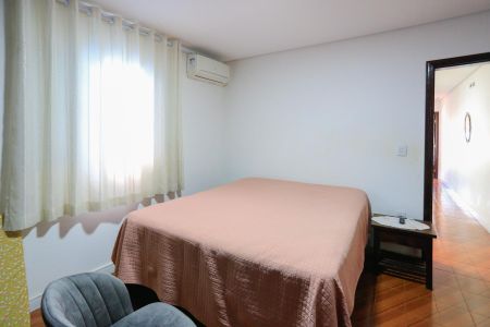 Casa à venda com 250m², 6 quartos e 2 vagas Casa à venda com 250m², 6 quartos e 2 vagasQuarto 3